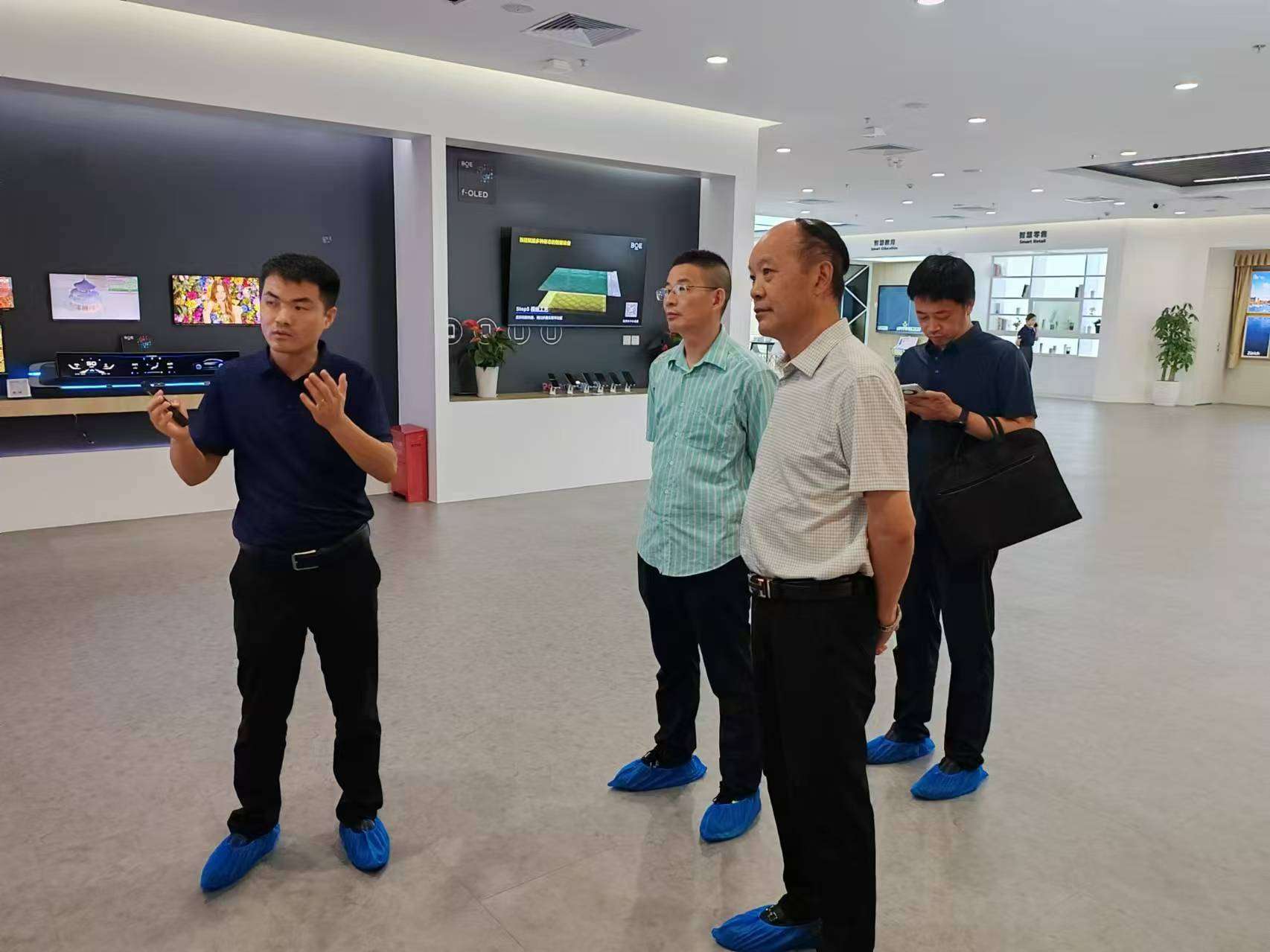 信息工程學(xué)院赴合肥開(kāi)展“訪企拓崗促就業(yè)”活動(dòng) 深化教育軟件開(kāi)發(fā)合作